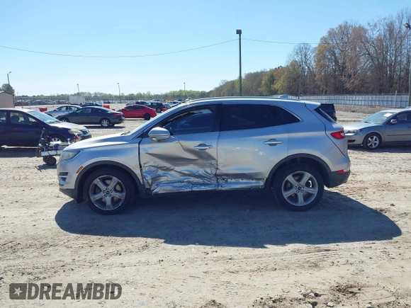 2017 Lincoln MKC Premiere with VIN 5LMCJ1C92HUL15471, listed as a IAAI auction lot 41875811 with 160,287 mi miles and . Bid and sale history available at DreamBid. Image 14.