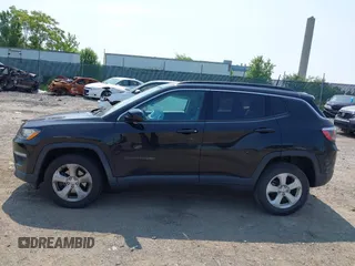 2018 Jeep Compass Latitude with VIN 3C4NJDBB1JT191490, listed as a IAAI auction lot 42429761 with 61,100 mi miles and . Bid and sale history available at DreamBid. Image 14.