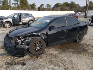 2009 Volkswagen Jetta S z VIN 3VWJZ71K59M129765, wystawiony jako Copart lot #45673465 z przebiegiem 139 737 mil mil oraz Szkoda całkowita • Salvage title. Historia ofert i sprzedaży dostępna na DreamBid. Obrazek 1.