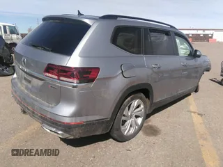 2022 Volkswagen Atlas 3.6L V6 SE w/Technology with VIN 1V2HR2CA7NC538014, listed as a IAAI auction lot 41764233 with 47,995 mi miles. Bid and sale history available at carsss.com. Image 4.
