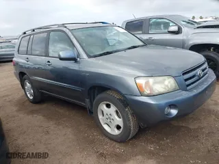 2005 Toyota Highlander with VIN JTEDP21A750069349, listed as a IAAI auction lot 41934823 with 231,182 mi miles. Bid and sale history available at carsss.com. Image 1.
