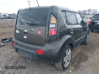 2010 Kia Soul + with VIN KNDJT2A23A7178534, listed as a IAAI auction lot 41380362 with 172,612 mi miles. Bid and sale history available at carsss.com. Image 4.