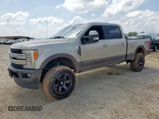 2017 Ford F-250 Lariat z VIN 1FT7W2BT4HEE31276, wystawiony jako Copart lot #58258985 z przebiegiem 287 839 mil mil oraz Szkoda całkowita • Salvage title. Historia ofert i sprzedaży dostępna na DreamBid. Obrazek 1.