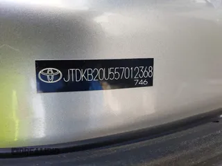 2005 Toyota Prius with VIN JTDKB20U557012368, listed as a IAAI auction lot 42029053 with 204,909 mi miles. Bid and sale history available at carsss.com. Image 9.
