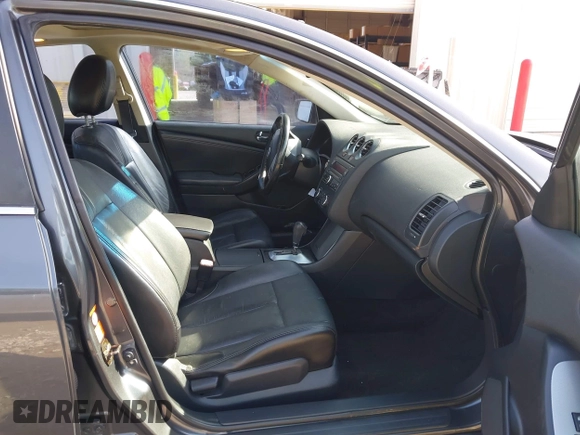 2009 Nissan Altima 2.5 S with VIN 1N4AL21E49N416348, listed as a IAAI auction lot 41455209 with 199,012 mi miles. Bid and sale history available at carsss.com. Image 5.