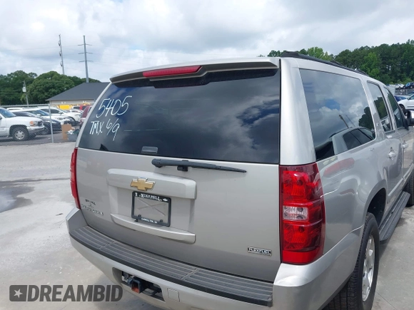 2007 Chevrolet Suburban LT с VIN 3GNFC16007G185405, выставлен на аукционе IAAI как лот 42471956 с пробегом 324 164 миль миль и . История ставок и продаж доступна на DreamBid. Изображение 4.