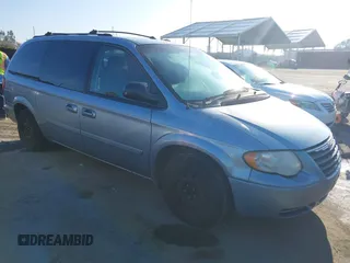2005 Chrysler Town & Country LX с VIN 2C4GP44R65R380758, выставлен на аукционе IAAI как лот 42580155 с пробегом 164 771 миль миль и . История ставок и продаж доступна на DreamBid. Изображение 1.