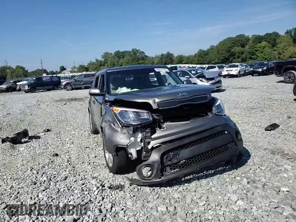 2019 Kia Soul z VIN KNDJN2A26K7025643, wystawiony jako Copart lot #68259123 z przebiegiem Nie podano mil oraz Szkoda całkowita • Salvage title. Historia ofert i sprzedaży dostępna na DreamBid. Obrazek 11.