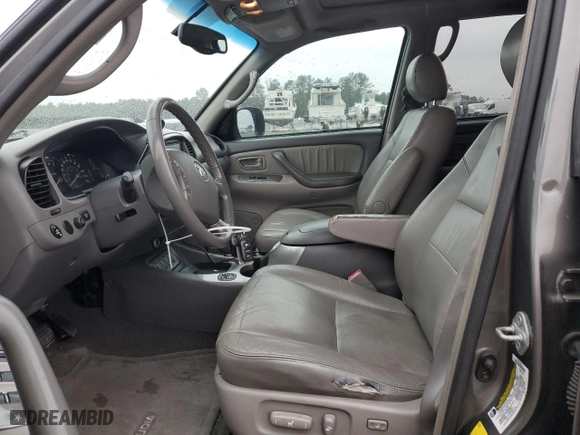 2005 Toyota Sequoia Limited with VIN 5TDBT48A95S250457, listed as a Copart auction lot 88846395 with 307,771 mi miles and Salvage Title. Bid and sale history available at carsss.com. Image 7.