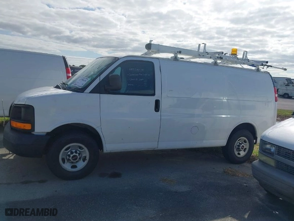 2016 GMC Savana Cargo Van with VIN 1GTW7AFF9G1194121, listed as a IAAI auction lot 41978935 with 91,469 mi miles. Bid and sale history available at carsss.com. Image 14.
