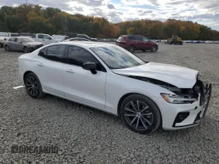 2021 Volvo S60 Momentum with VIN 7JR102FZ8MG122870, listed as a Copart auction lot 76462864 with 24,270 mi miles and Salvage Title. Bid and sale history available at carsss.com. Image 4.