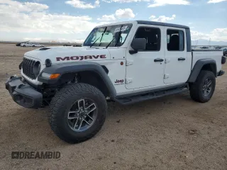 2024 Jeep Gladiator Mojave X z VIN 1C6JJTEG7RL114847, wystawiony jako Copart lot #55635445 z przebiegiem 11 011 mil mil oraz Szkoda całkowita • Salvage title. Historia ofert i sprzedaży dostępna na DreamBid. Obrazek 1.