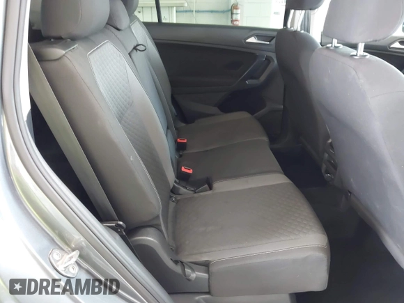 2021 Volkswagen Tiguan S z VIN 3VV1B7AX0MM030915, wystawiony jako IAAI lot #42198262 z przebiegiem 47 500 mil mil oraz . Historia ofert i sprzedaży dostępna na DreamBid. Obrazek 8.