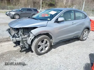 2017 Honda HR-V LX with VIN 3CZRU6H33HM729657, listed as a IAAI auction lot 41844221 with 181,047 mi miles. Bid and sale history available at carsss.com. Image 17.