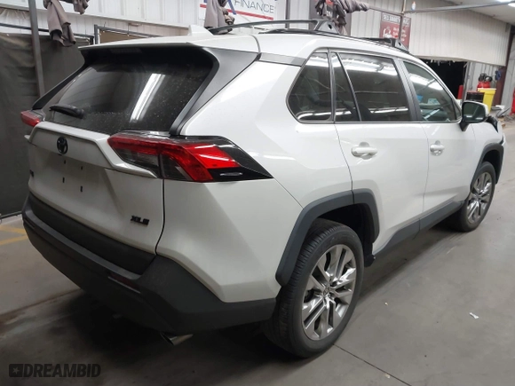 2021 Toyota RAV4 XLE Premium with VIN 2T3C1RFV0MW131609, listed as a IAAI auction lot 41723110 with 45,736 mi miles. Bid and sale history available at carsss.com. Image 4.