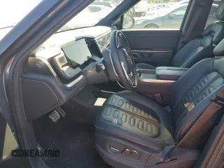 2022 Rivian R1T Adventure z VIN 7FCTGAAA5NN014843, wystawiony jako Copart lot #47668545 z przebiegiem 42 640 mil mil oraz Szkody całkowita. Historia ofert i sprzedaży dostępna na DreamBid. Obrazek 7.