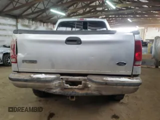 1999 Ford F-350 XL z VIN 1FTSW31F4XEA67905, wystawiony jako Copart lot #88012775 z przebiegiem 207 654 mil mil oraz Szkoda całkowita • Salvage title. Historia ofert i sprzedaży dostępna na DreamBid. Obrazek 6.