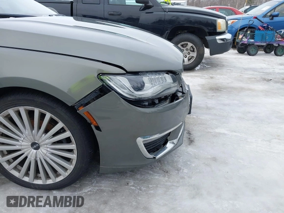 2017 Lincoln MKZ Reserve with VIN 3LN6L5F98HR612846, listed as a IAAI auction lot 41633453 with 112,213 mi miles. Bid and sale history available at carsss.com. Image 18.