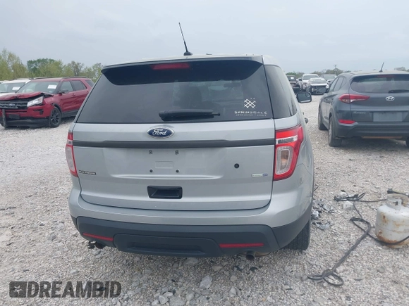 2015 Ford Utility Police Interceptor with VIN 1FM5K8AR8FGC41103, listed as a IAAI auction lot 41945013 with 89,792 mi miles. Bid and sale history available at carsss.com. Image 17.