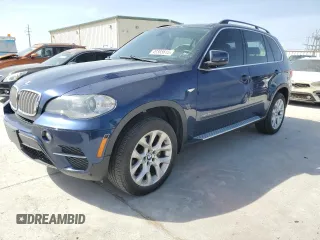 2013 BMW X5 xDrive35i with VIN 5UXZV4C50D0B09105, listed as a Copart auction lot 49385615 with 121,437 mi miles and Salvage Title. Bid and sale history available at carsss.com. Image 1.