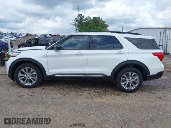 2024 Ford Explorer XLT z VIN 1FMSK7DH5RGA84098, wystawiony jako IAAI lot #42106185 z przebiegiem 9 836 mil mil oraz . Historia ofert i sprzedaży dostępna na DreamBid. Obrazek 14.