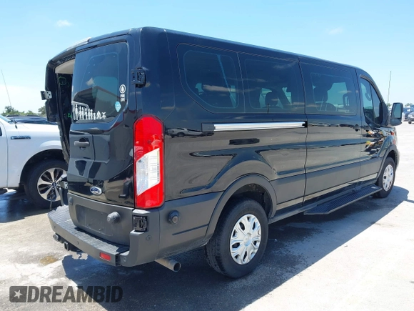 2020 Ford Transit Passenger XL z VIN 1FBAX2YG0LKA55428, wystawiony jako IAAI lot #42356622 z przebiegiem 89 748 mil mil oraz . Historia ofert i sprzedaży dostępna na DreamBid. Obrazek 4.