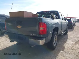 2007 Chevrolet Silverado 1500 LT w/1LT with VIN 2GCEC19J571562893, listed as a IAAI auction lot 41420449 with 246,613 mi miles. Bid and sale history available at carsss.com. Image 4.