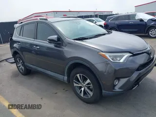 2018 Toyota RAV4 XLE z VIN 2T3WFREV3JW423959, wystawiony jako IAAI lot #42028999 z przebiegiem 104 212 mil mil oraz . Historia ofert i sprzedaży dostępna na DreamBid. Obrazek 1.