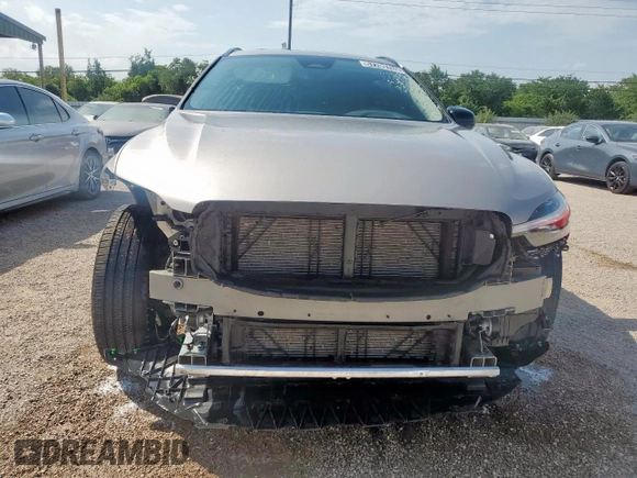 2025 Volvo XC60 Plus z VIN YV4M12RC9S1116363, wystawiony jako Copart lot #57709755 z przebiegiem 9 523 mil mil oraz Czysty tytuł • Clean title. Historia ofert i sprzedaży dostępna na DreamBid. Obrazek 5.