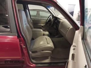 1998 Mercury Mountaineer z VIN 4M2ZU55P2WUJ00109, wystawiony jako IAAI lot #41833690 z przebiegiem 119 073 mil mil oraz . Historia ofert i sprzedaży dostępna na DreamBid. Obrazek 5.