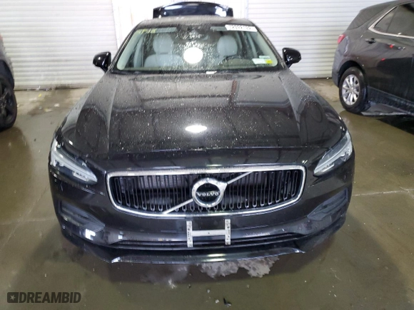 2018 Volvo S90 Momentum with VIN LVY992MK1JP030212, listed as a Copart auction lot 72032132 with 49,441 mi miles. Bid and sale history available at carsss.com. Image 5.