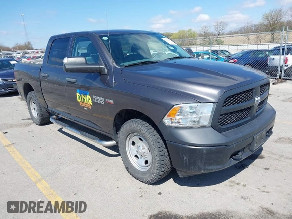 2018 Ram 1500 SSV z VIN 1C6RR7XT1JS270616, wystawiony jako IAAI lot #42080855 z przebiegiem 129 819 mil mil oraz . Historia ofert i sprzedaży dostępna na DreamBid. Obrazek 1.