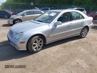 2007 Mercedes-Benz C 280 Luxury z VIN WDBRF92H57F889820, wystawiony jako IAAI lot #42144786 z przebiegiem 147 484 mil mil oraz . Historia ofert i sprzedaży dostępna na DreamBid. Obrazek 2.