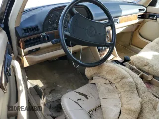 1986 Mercedes-Benz 560 with VIN WDBCA39D0GA268955, listed as a Copart auction lot 77190964 with 99,702 mi miles and Non Repairable. Bid and sale history available at DreamBid. Image 8.