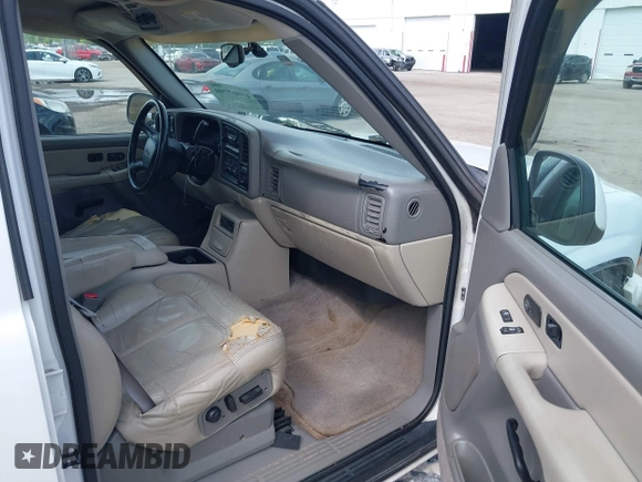 2002 Chevrolet Suburban LS with VIN 3GNEC16Z92G208330, listed as a IAAI auction lot 41907799 with 469,040 mi miles and . Bid and sale history available at DreamBid. Image 5.