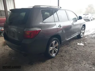 2008 Toyota Highlander Sport with VIN JTEDS43A882041821, listed as a IAAI auction lot 41981082 with 252,993 mi miles. Bid and sale history available at carsss.com. Image 4.