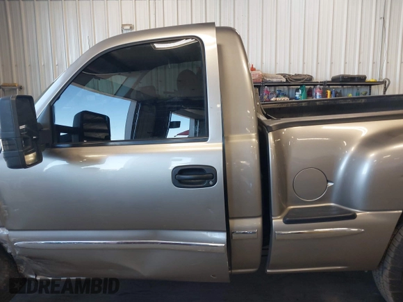 2000 GMC Sierra 1500 SLE with VIN 1GTEK14T6YZ342215, listed as a IAAI auction lot 42023647 with 142,649 mi miles and . Bid and sale history available at DreamBid. Image 15.