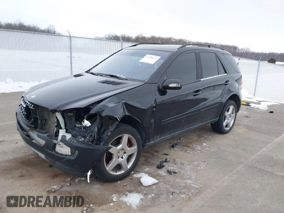 2007 Mercedes-Benz M 350 with VIN 4JGBB86E27A206926, listed as a IAAI auction lot 41398635 with 197,884 mi miles and . Bid and sale history available at DreamBid. Image 17.