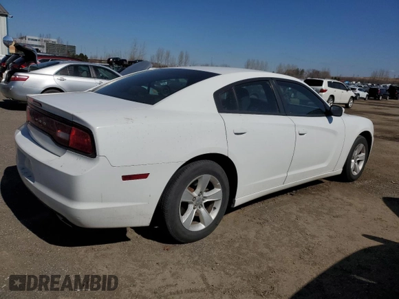 2013 Dodge Charger SE z VIN 2C3CDXBG6DH543556, wystawiony jako Copart lot #50072135 z przebiegiem 246 957 mil mil oraz Tytuł czysty. Historia ofert i sprzedaży dostępna na DreamBid. Obrazek 3.