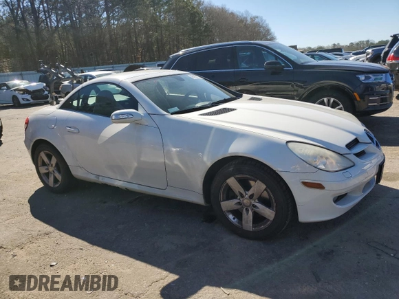 2008 Mercedes-Benz SLK 280 with VIN WDBWK54F48F186729, listed as a Copart auction lot 49432735 with 92,307 mi miles and Salvage title. Bid and sale history available at DreamBid. Image 4.
