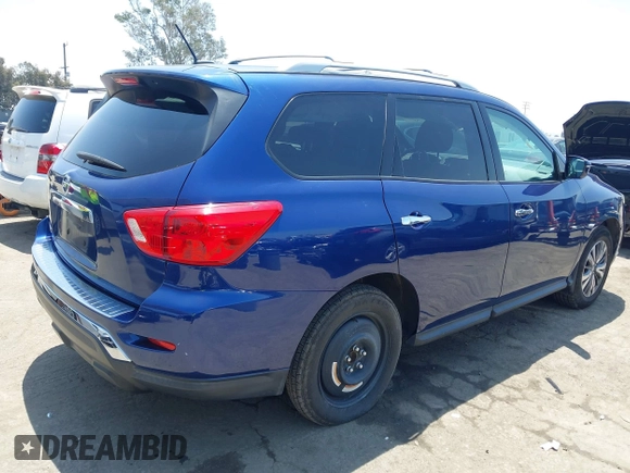 2017 Nissan Pathfinder Platinum with VIN 5N1DR2MN0HC616120, listed as a IAAI auction lot 42493238 with 90,960 mi miles and . Bid and sale history available at DreamBid. Image 4.