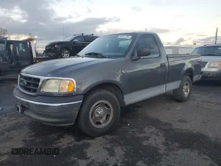 2003 Ford F-150 XL с VIN 2FTRF17203CB08926, выставлен на аукционе Copart как лот 86913754 с пробегом 152 600 миль миль и Списание • Salvage title. История ставок и продаж доступна на DreamBid. Изображение 1.