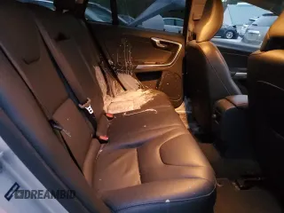 2018 Volvo V60 z VIN YV440MWK4J2056026, wystawiony jako Copart lot #83186344 z przebiegiem 45 495 mil mil oraz Szkoda całkowita • Salvage title. Historia ofert i sprzedaży dostępna na DreamBid. Obrazek 10.