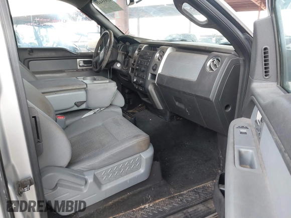 2011 Ford F-150 XL with VIN 1FTEX1CM6BFA50553, listed as a IAAI auction lot 41935449 with 270,793 mi miles. Bid and sale history available at carsss.com. Image 5.