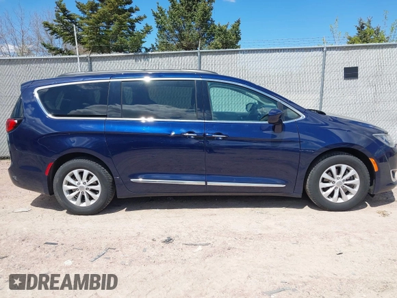 2017 Chrysler Pacifica Touring L with VIN 2C4RC1BG7HR514864, listed as a IAAI auction lot 42187845 with 86,774 mi miles and . Bid and sale history available at DreamBid. Image 13.