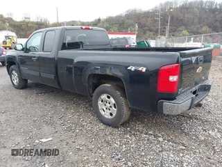 2011 Chevrolet Silverado 1500 LT with VIN 1GCRKSE07BZ441855, listed as a IAAI auction lot 41958383 with 222,990 mi miles and . Bid and sale history available at DreamBid. Image 3.