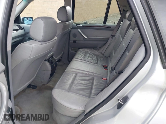 2001 BMW X5 4.4i with VIN WBAFB33541LH20155, listed as a IAAI auction lot 41078904 with 172,762 mi miles. Bid and sale history available at carsss.com. Image 8.
