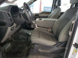 2018 Ford F-150 XL z VIN 1FTFX1E57JFD55486, wystawiony jako Copart lot #60833095 z przebiegiem 106 487 mil mil oraz Czysty tytuł • Clean title. Historia ofert i sprzedaży dostępna na DreamBid. Obrazek 7.