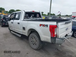 2019 Ford F-250 XL with VIN 1FT7W2BT4KEF15878, listed as a IAAI auction lot 42082697 with 183,497 mi miles and . Bid and sale history available at DreamBid. Image 3.