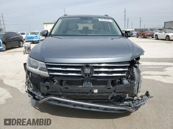 2018 Volkswagen Tiguan SEL with VIN 3VV3B7AX9JM054439, listed as a Copart auction lot 48142935 with 79,669 mi miles and Salvage title. Bid and sale history available at DreamBid. Image 5.